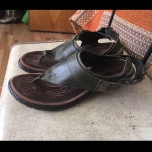 Born leather sandals